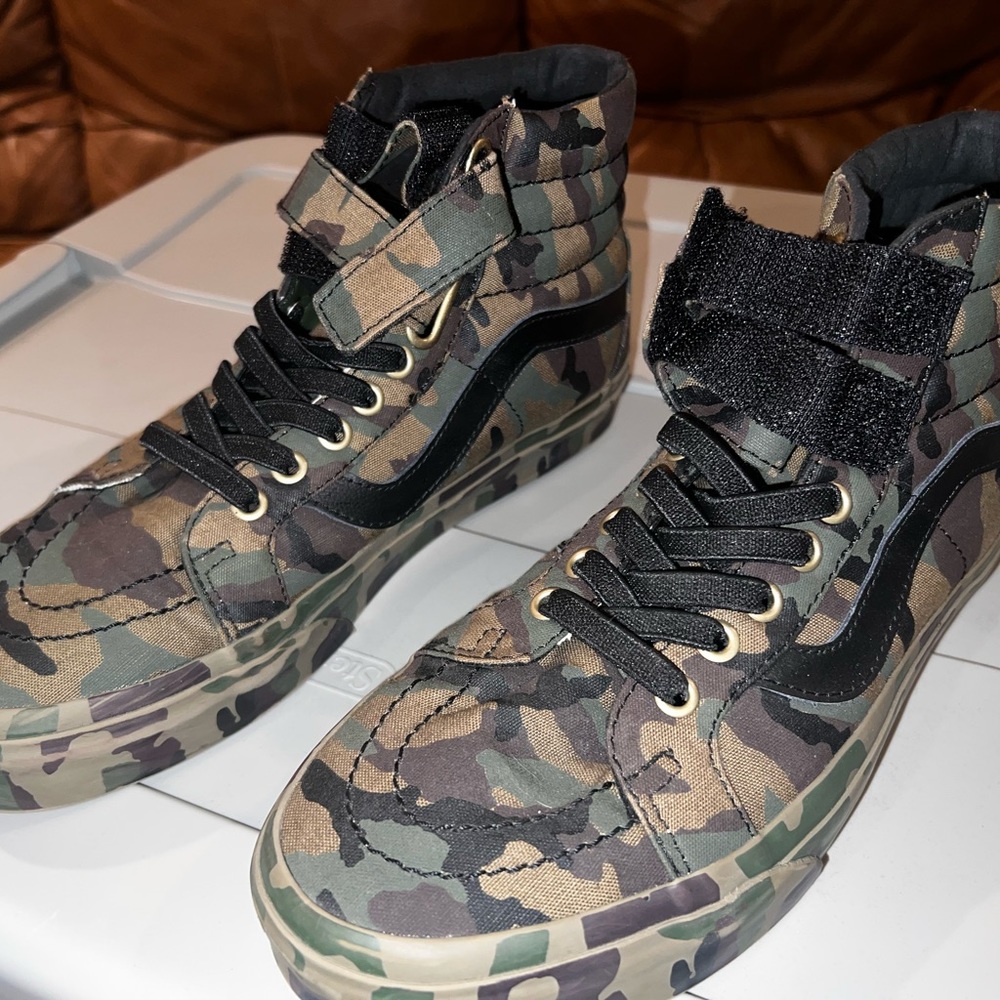 Vans Camo High tops Never Worn!